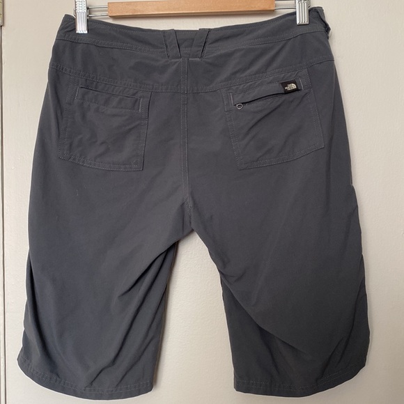 North Face shorts - Picture 2 of 2